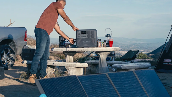 Off-grid reizen met je camper: zo gebruik je slimme energiebeheer
